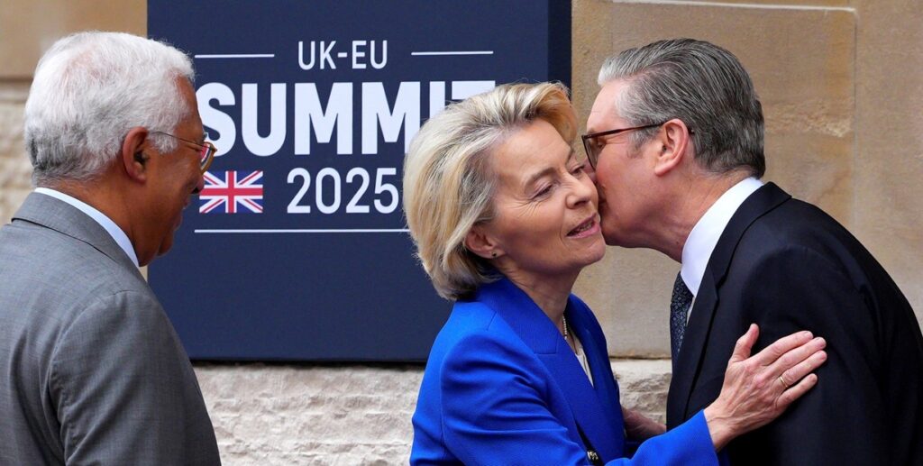 Reino Unido y la Unión Europea firman un acuerdo que marca una nueva era tras el Brexit Reino Unido y la Unión Europea firman un acuerdo que marca una nueva era tras el Brexit
