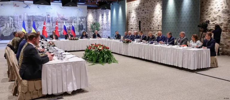 Rusia y Ucrania retoman negociaciones bajo mediación turca y presión internacional