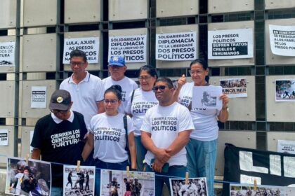 Familias de presos políticos en Venezuela buscan apoyo internacional en embajada de Brasil