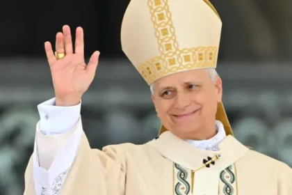 León XIV inicia su pontificado con un llamado a la unidad y justicia social