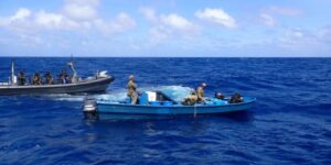 Guardia Costera de EE. UU. y Marina de Países Bajos interceptan embarcación con drogas frente a Puerto Cabello