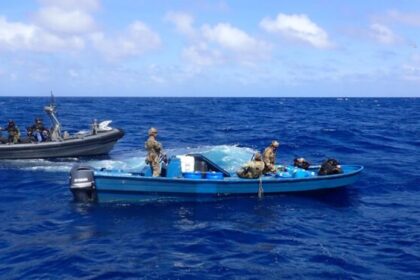 Guardia Costera de EE. UU. y Marina de Países Bajos interceptan embarcación con drogas frente a Puerto Cabello