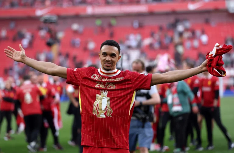 Alexander-Arnold anuncia su salida del Liverpool tras dos décadas en el club