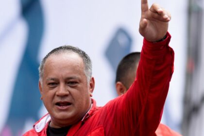 Diosdado Cabello arremete contra periodistas y medios venezolanos: “Generan zozobra y confusión”