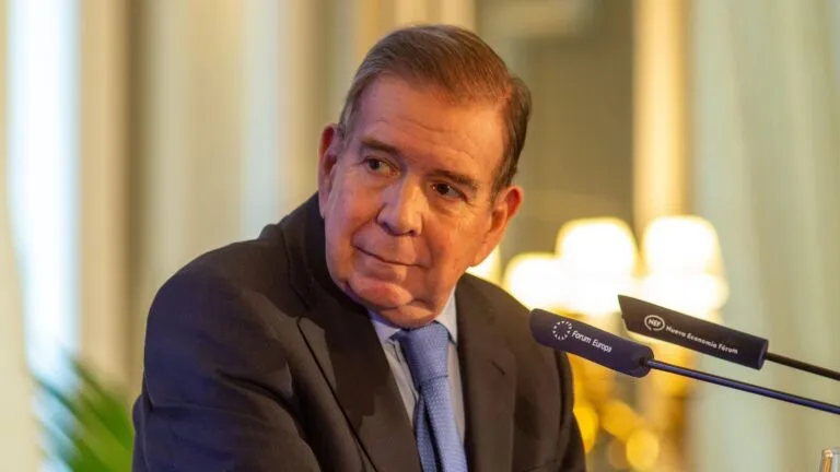 Edmundo González es hospitalizado en España tras episodio de salud