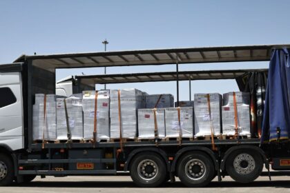 Israel autoriza la entrada de 100 camiones de ayuda humanitaria a Gaza