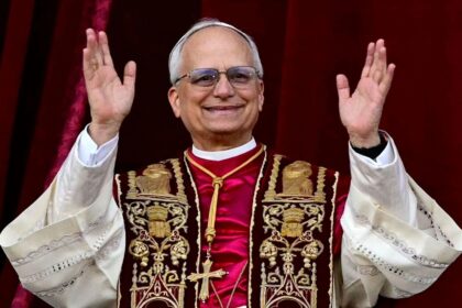 El papa León XIV clama por la paz mundial en su primer Regina Coeli: “¡Nunca más la guerra!”