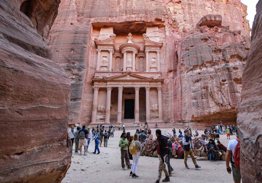 Fuertes lluvias en Jordania causan evacuaciones y tragedia en Petra