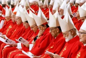 133 cardenales electores llegan a Roma para elegir al nuevo Papa