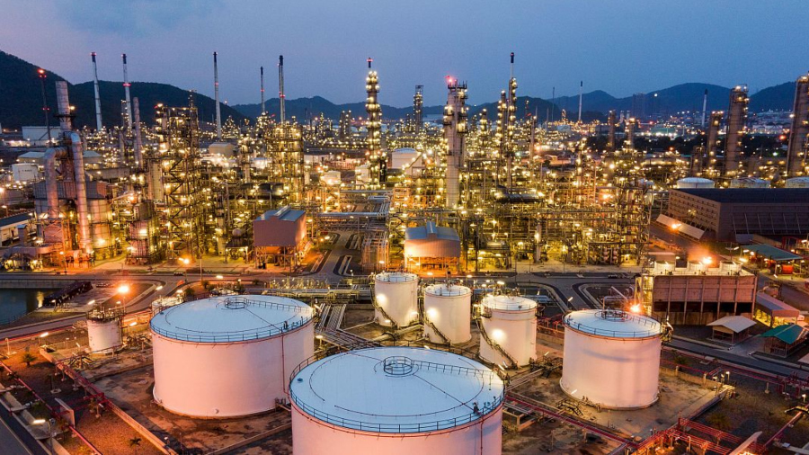 OPEP+ decide aumentar producción petrolera a partir de julio
