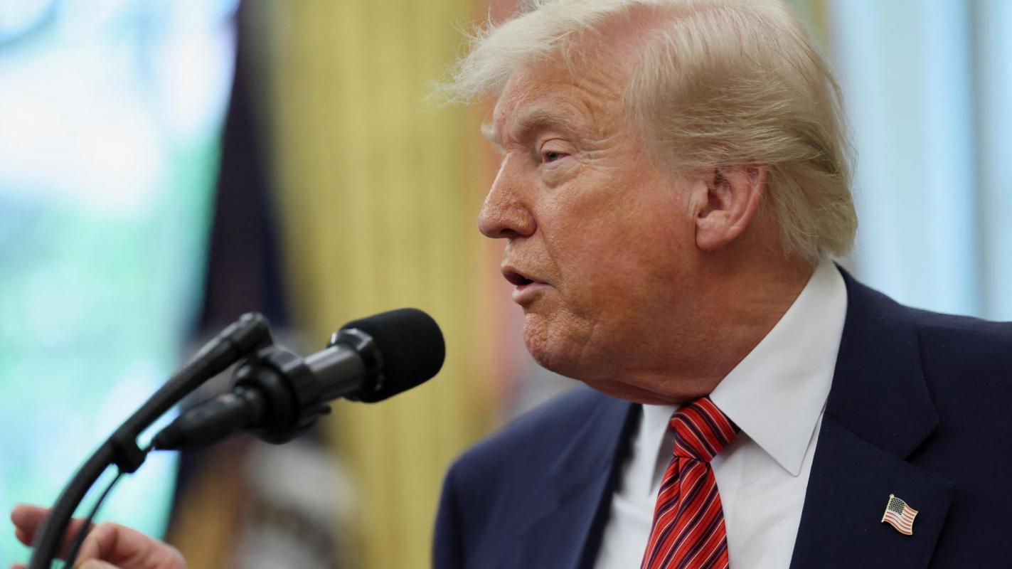Trump ofrece vuelos gratis a migrantes para autodeportarse
