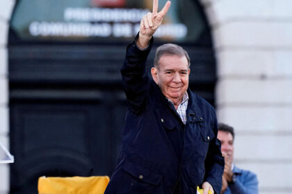 Edmundo González recibe el alta médica tras episodio de baja tensión