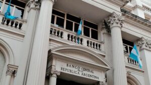 El BCRA intervino en el mercado de futuros con más de US$ 1.500 millones para disciplinar el tipo de cambio