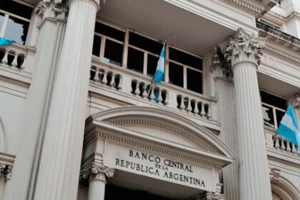 El BCRA intervino en el mercado de futuros con más de US$ 1.500 millones para disciplinar el tipo de cambio