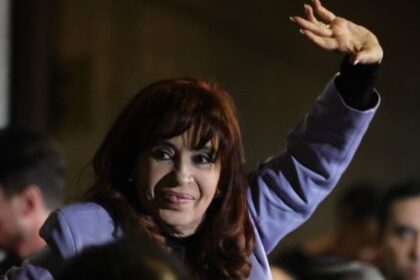 La Justicia rechazó otro pedido de Cristina Kirchner y seguirá el juicio civil para recuperar $22.300 millones