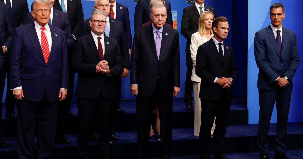 La cumbre de la OTAN concluye con un aumento del gasto del 5% en defensa y una advertencia a Rusia: "es una amenaza"