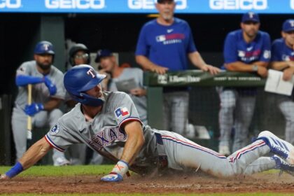 Rangers se recuperan y salen airosos contra Orioles en la 10ma entrada