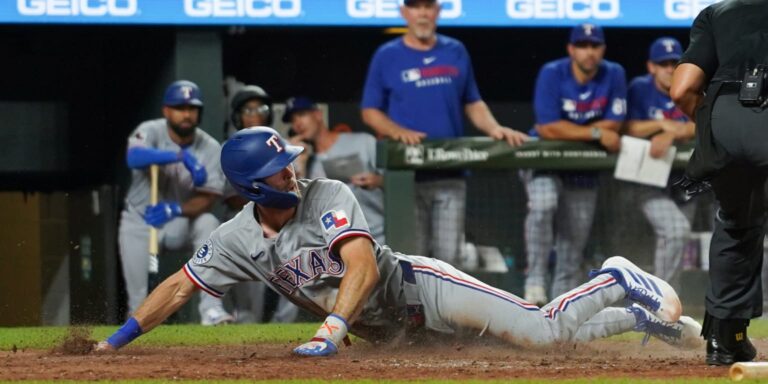 Rangers se recuperan y salen airosos contra Orioles en la 10ma entrada
