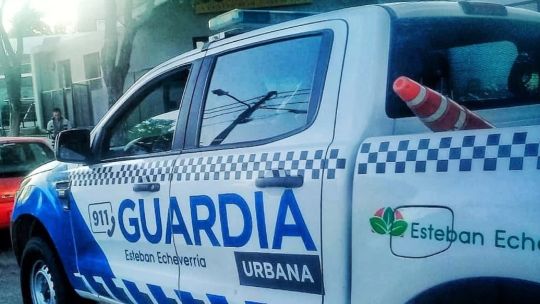 Lo denunciaron por violencia de género, disparó contra su ex novia y una mujer policía y se dio a la fuga
