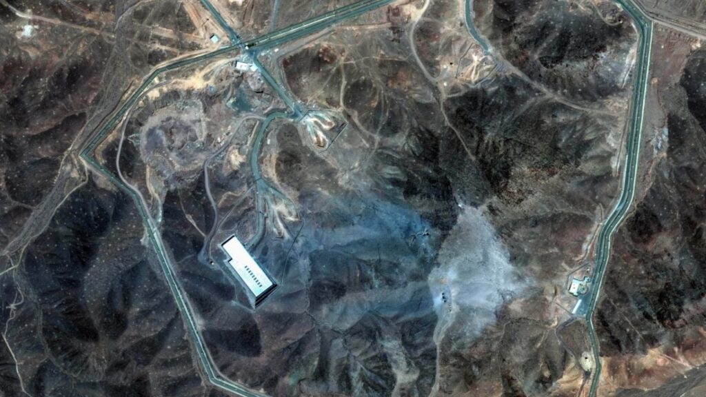 La CIA asegura que ataque estadounidense dañó gravemente el programa nuclear de Irán