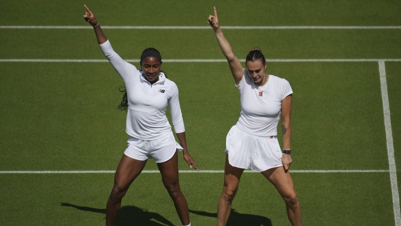 Coco Gauff y Aryna Sabalenka realizan espectacular baile coreográfico en Wimbledon para demostrar que no hay enemistad entre ellas Coco Gauff y Aryna Sabalenka realizan espectacular baile coreográfico en Wimbledon para demostrar que no hay enemistad entre ellas