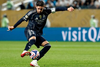 Valverde abrillanta el brazalete
