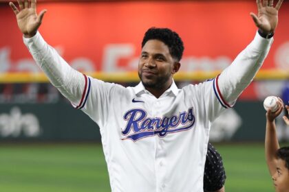 Andrus es incluido en el Salón de los Rangers  con ayuda de Beltré
