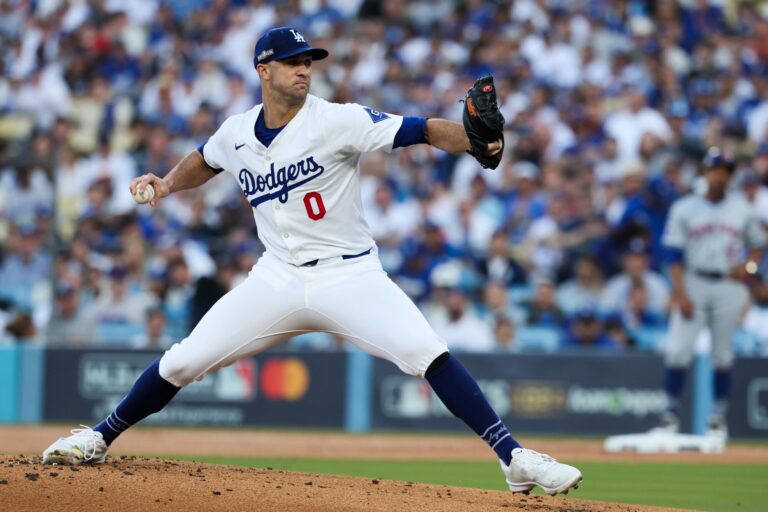 Los Angeles Dodgers aplastan a New York Yankees 18-2 y aseguran la serie en Dodger Stadium