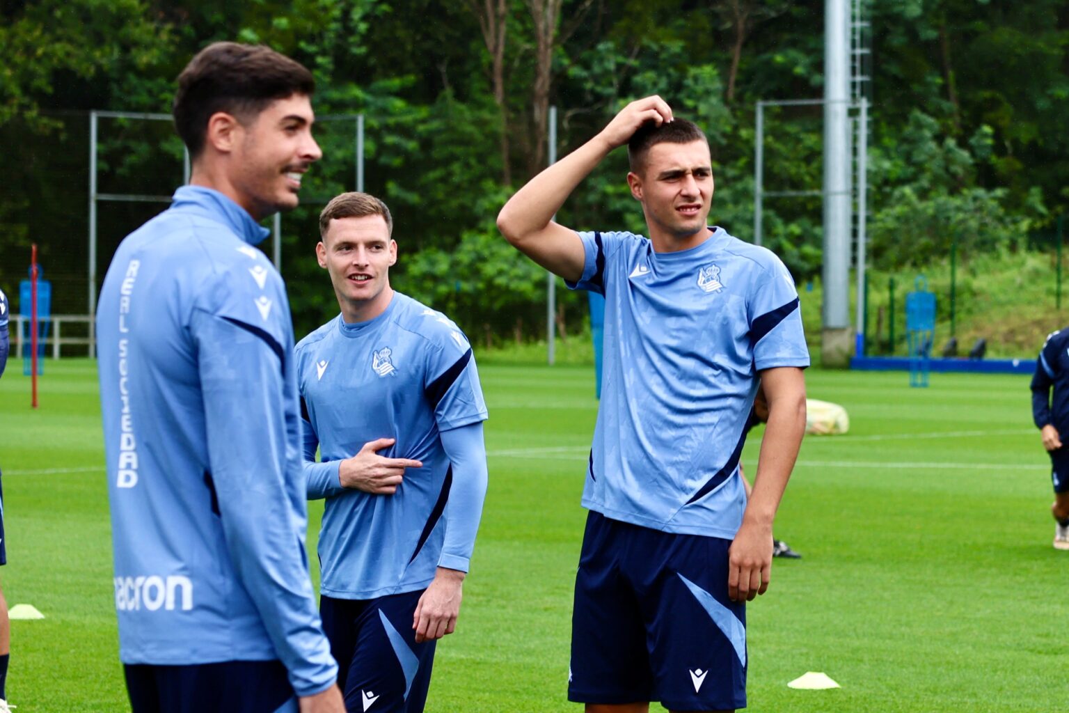 Carlos Fernández, Brais y Becker arrancan la pretemporada con su futuro en el aire