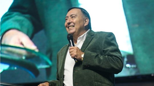 El otro "milagro" del pastor Ledesma: el día que un anillo de plástico se convirtió en diamante