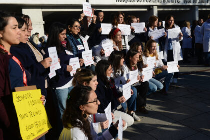 Nuevo paro en el Garrahan y abrazo al Instituto Roffo: crecen los reclamos en Salud por mayor presupuesto y mejoras salariales