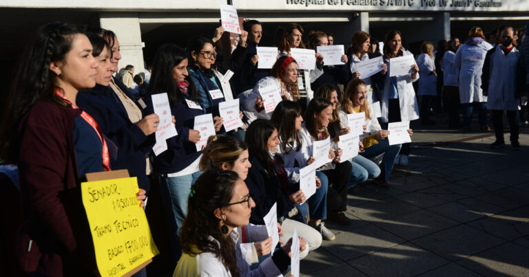 Nuevo paro en el Garrahan y abrazo al Instituto Roffo: crecen los reclamos en Salud por mayor presupuesto y mejoras salariales