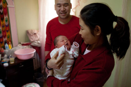 Más padres y madres en el mundo prefieren tener niñas, antes preferían niños