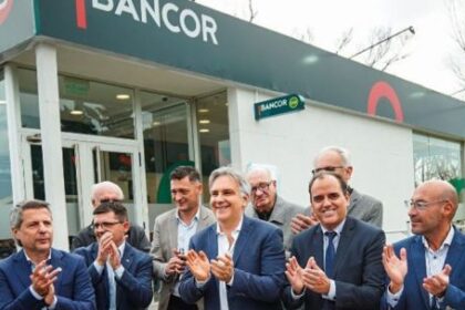 Llaryora inauguró una sucursal de Bancor en el Parque Industrial de San Francisco y anunció obras millonarias