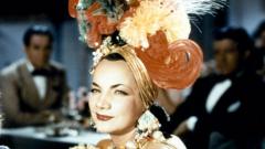 El trágico final de Carmen Miranda, la "bomba brasileña" que acabó consumida por el Hollywood que le dio fama mundial