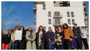 Las familias adjudicatarias de las casas del Procrear denunciaron a Milei, Bullrich y Luis Caputo
