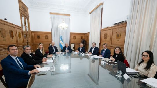 Un Consejo de Mayo medio "chino" pero con la confianza puesta en las elecciones de octubre