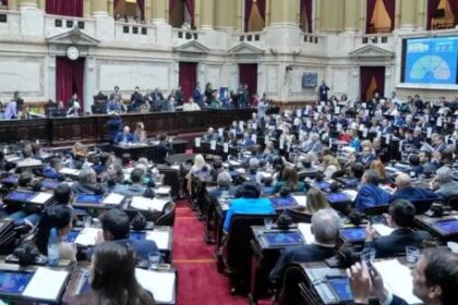 Una encuesta en Córdoba se la juega: se reparten la mayoría de bancas entre dos fuerzas y la incógnita sería la novena