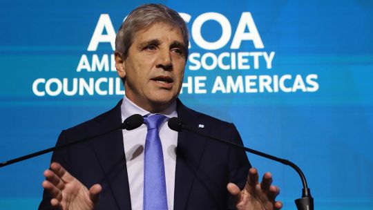 Luis Caputo sobre las derrotas en el Congreso: "No nos vamos a mover un ápice del programa económico" Luis Caputo sobre las derrotas en el Congreso: "No nos vamos a mover un ápice del programa económico"