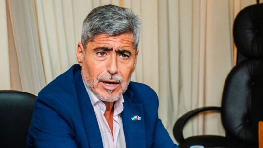 Córdoba se diferencia de la Nación en la tenencia de armas: "Es un peligro"