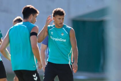 Deossa, Marc Roca y Llorente, novedades ante el Athletic