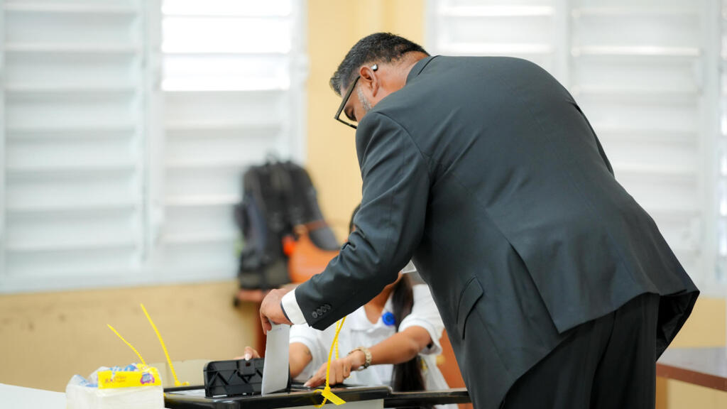 Guyana va a las urnas en medio de una bonanza petrolera y la tensión con Venezuela Guyana va a las urnas en medio de una bonanza petrolera y la tensión con Venezuela
