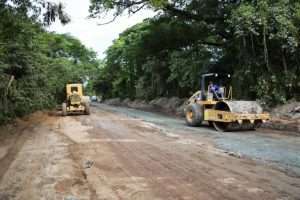 Colocadas más de 3.000 toneladas de asfalto en la carretera de Santa Cruz