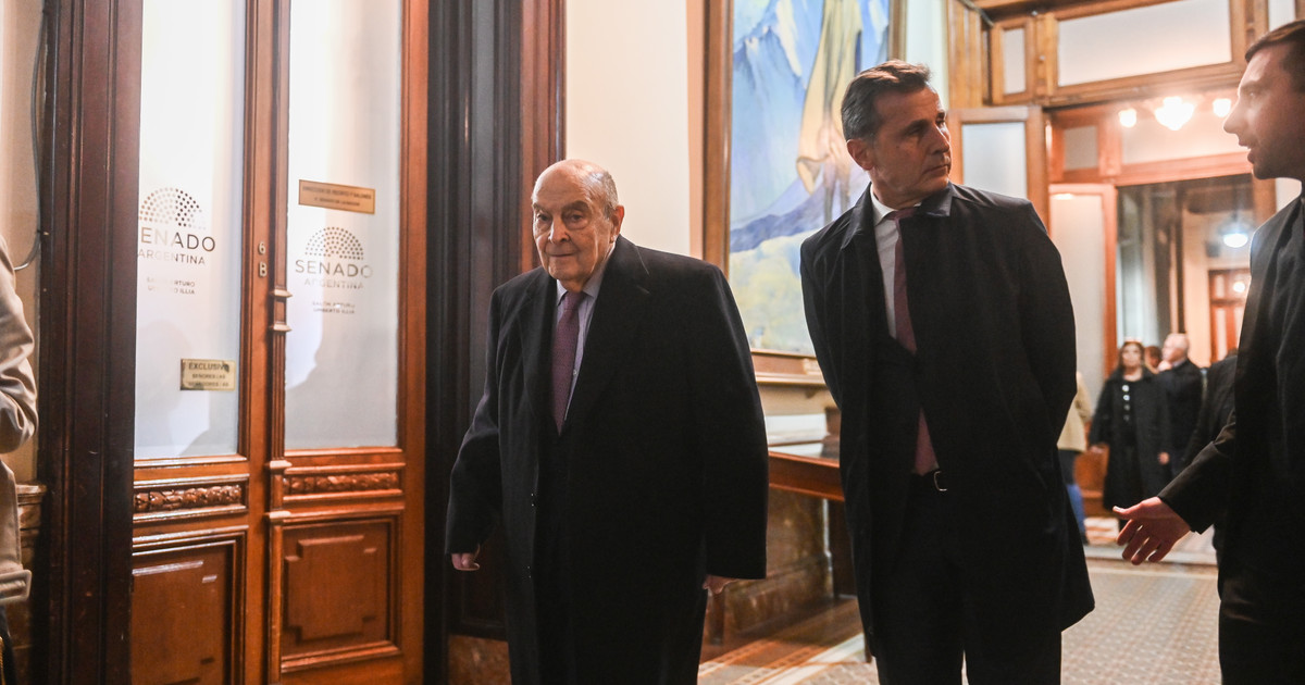 Cavallo apuntó contra Caputo por las "improvisaciones" y los controles a los bancos