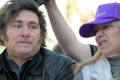 Javier Milei cargó contra periodistas "que se disfrazan de espías"