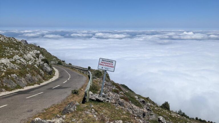 El Alto de L’Angliru: el infierno que desafía al pelotón de la Vuelta a España