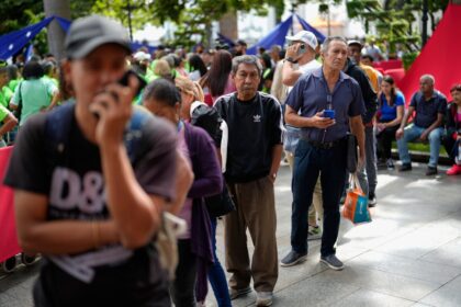 Venezuela: Convoca a nuevos milicianos para que comiencen su formación en medio de tensión con EEUU