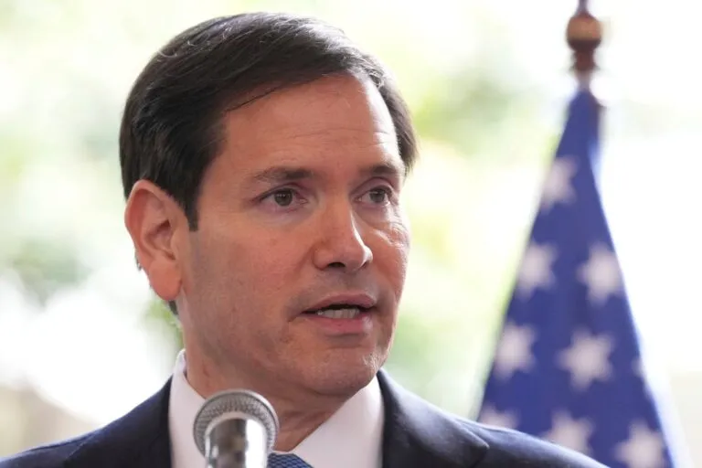Un ataque letal marca punto de inflexión en el antiguo deseo de Rubio de confrontar a Venezuela
