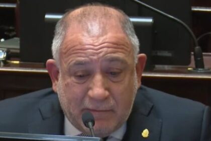 Luis Juez, entre la bronca y el dolor relató que Karina Milei lo llamó para pedirle perdón: "No me ofendan a mi hija"