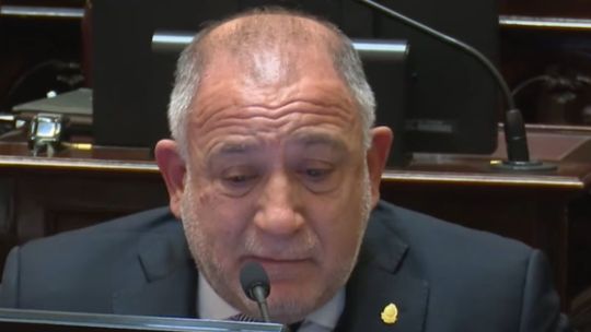 Luis Juez, entre la bronca y el dolor relató que Karina Milei lo llamó para pedirle perdón: "No me ofendan a mi hija" Luis Juez, entre la bronca y el dolor relató que Karina Milei lo llamó para pedirle perdón: "No me ofendan a mi hija"